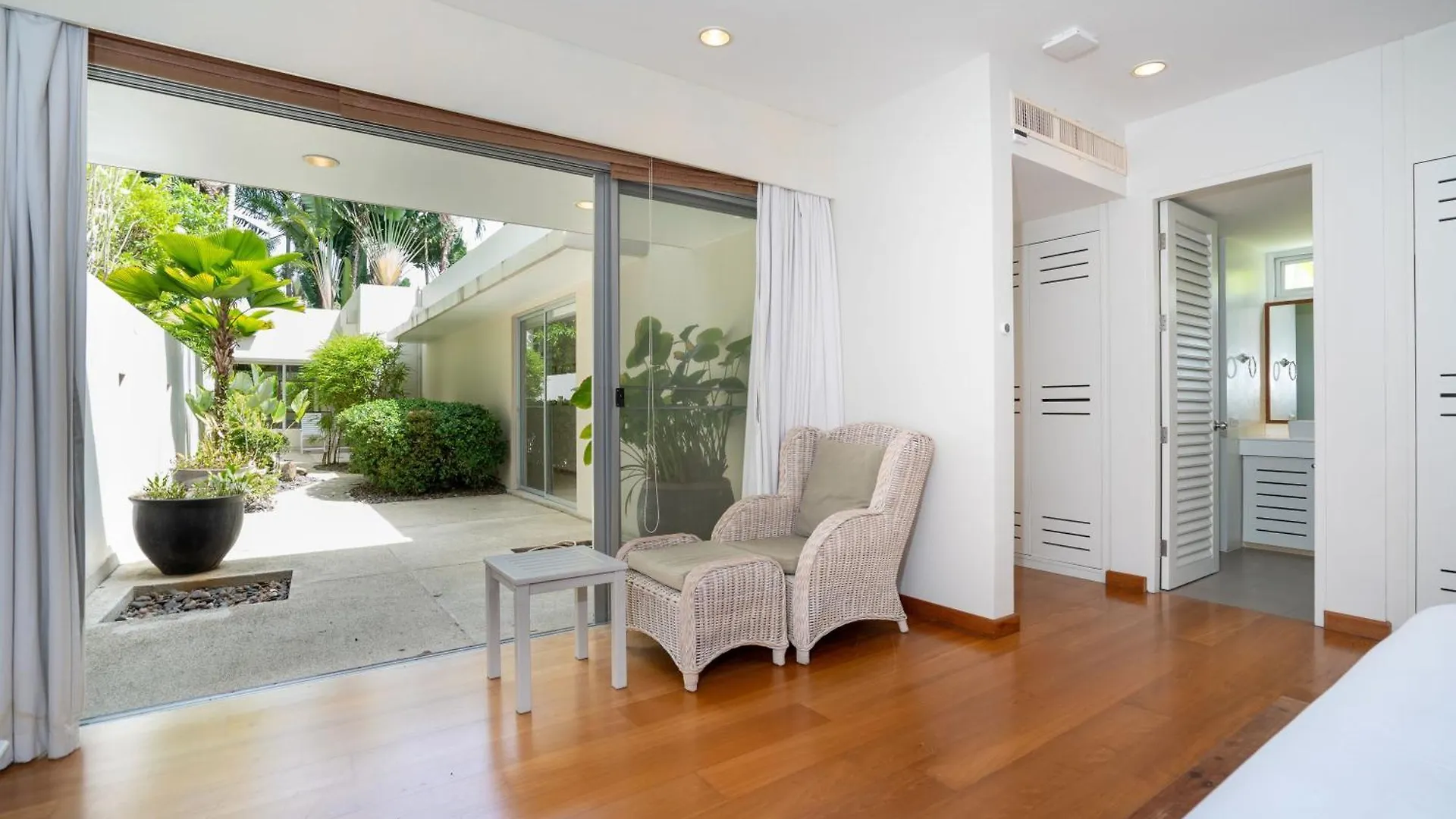 Luxury 3Br Villa C Layan Estate, Idyllic Retreat Near Beach