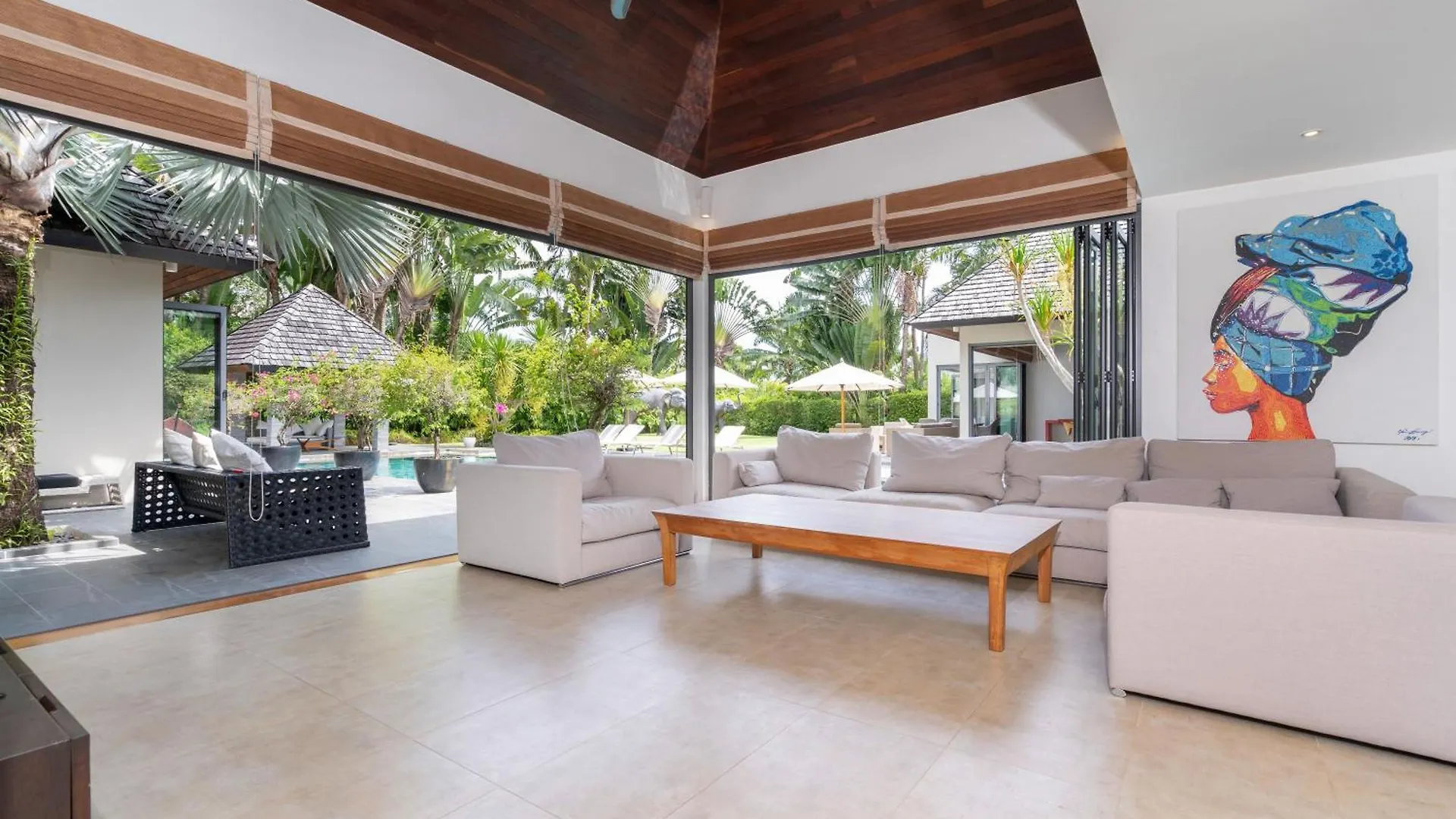 Luxury 3Br Villa C Layan Estate, Idyllic Retreat Near Beach Tayland